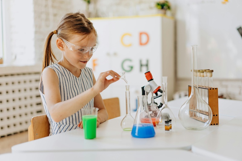 kid experimenting